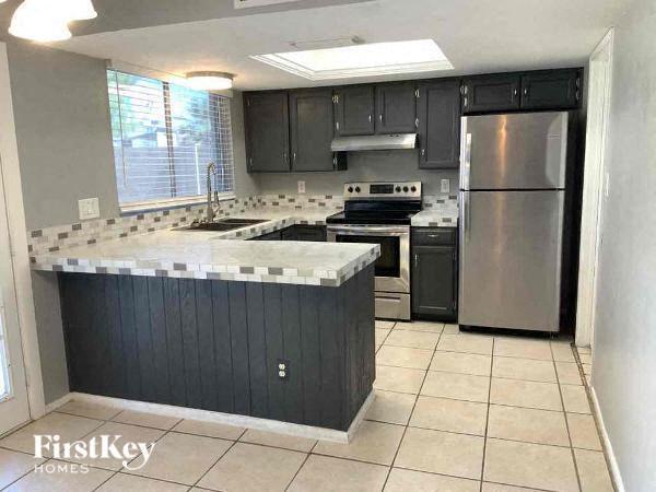 Foto del edificio - 3830 W Anderson Dr