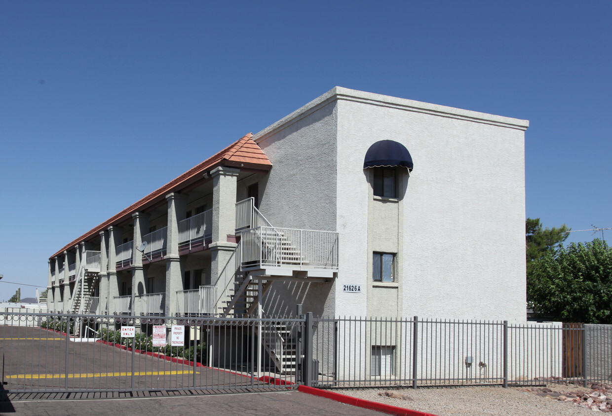 Primary Photo - Hacienda Apartments