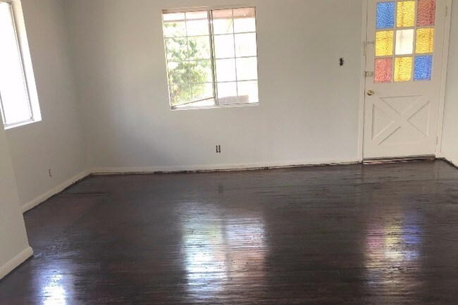 Sala de estar - 119 W Chestnut St