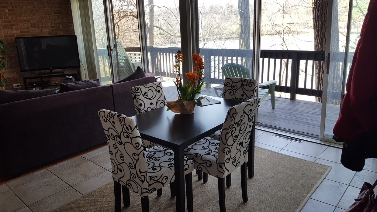 5537 E Lake Dr Unit C, Lisle, IL 60532 Apartments in Lisle, IL