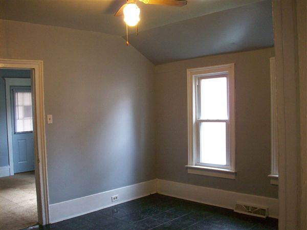 Building Photo - 915 10th St