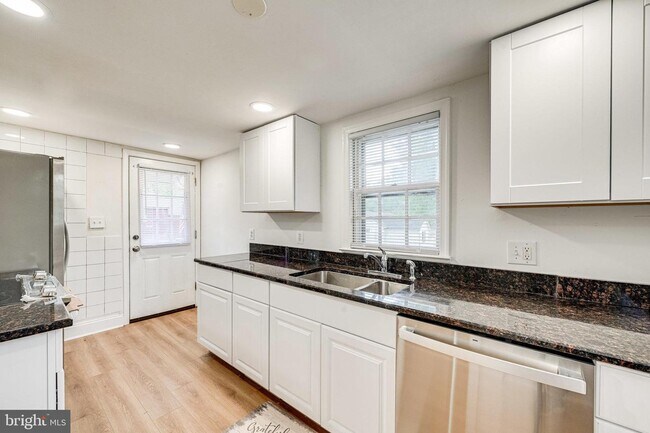 Building Photo - 5865 Websters Way