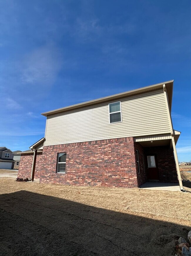 Foto del edificio - $500 SAVINGS — Beautiful Spacious 3-Bedroom | 2.5-Bath Home in Farmington