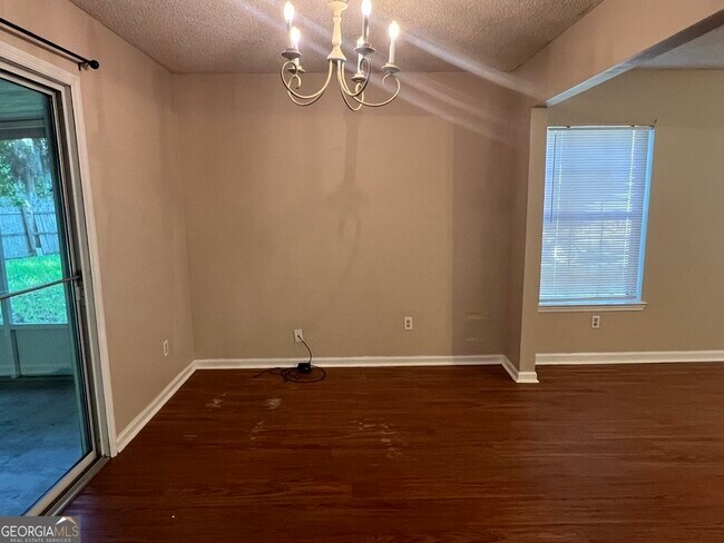 Building Photo - 105 Driftwood Ct