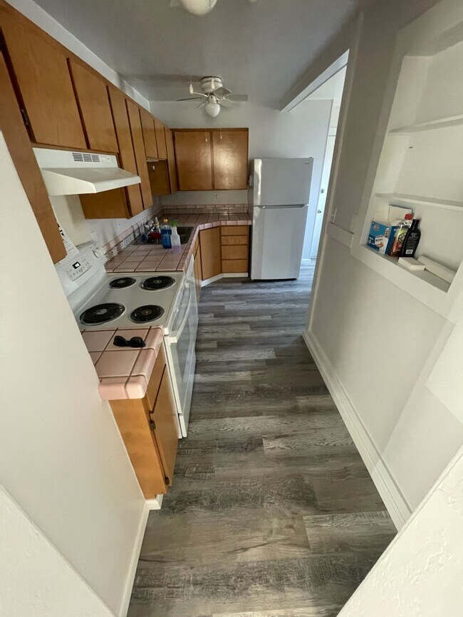 Building Photo - 223 Martin St