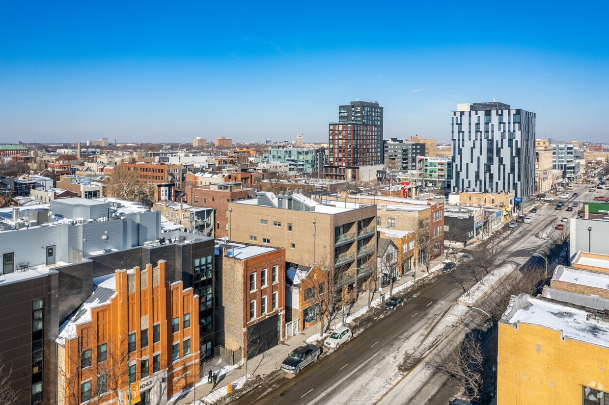 Aerial Photo - 1108-1110 N Ashland Ave