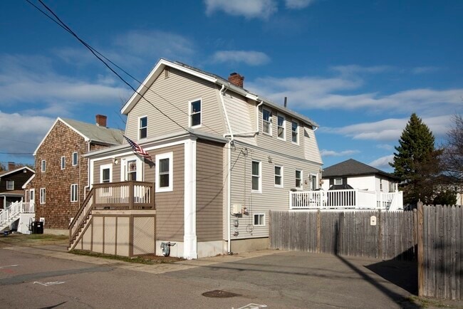 Building Photo - 62 Stafford Rd