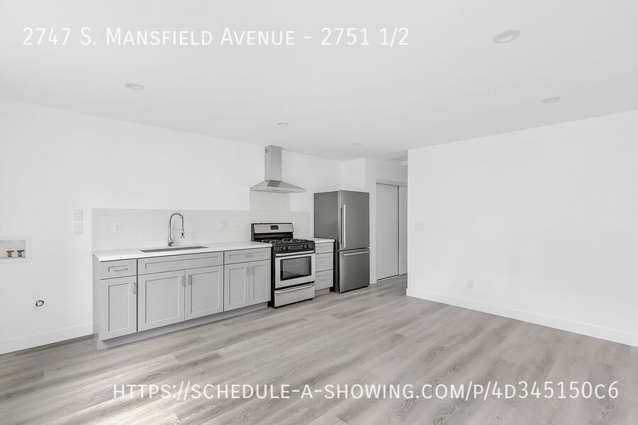 Primary Photo - 2747 S Mansfield Ave