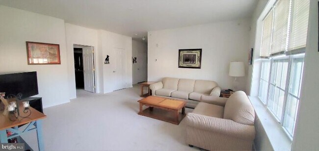 Foto del edificio - 931 Timberlake Dr