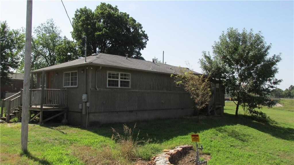 Building Photo - 2156 N Shiloh Dr