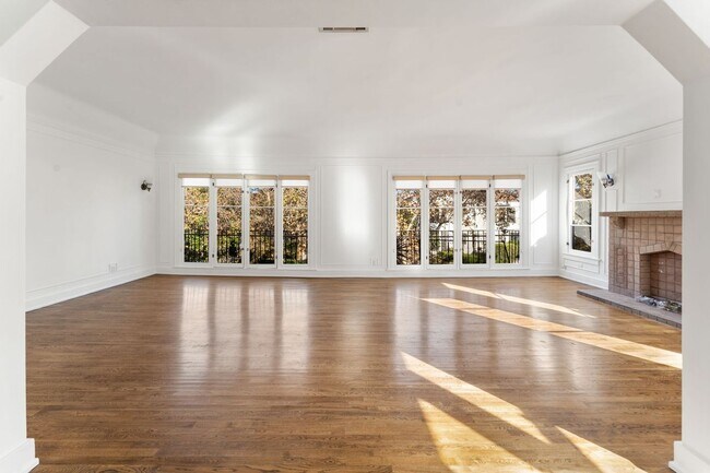 Foto del edificio - 177 N Sycamore Ave