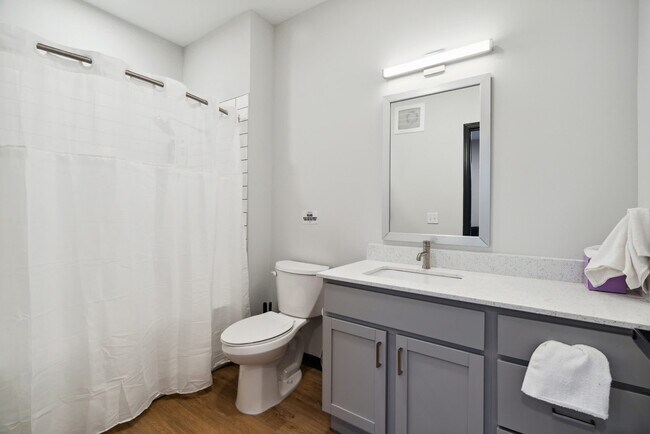 Foto del edificio - 423 E Michigan St