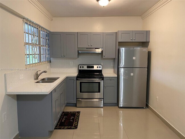 Building Photo - 1121 NE 160th Terrace