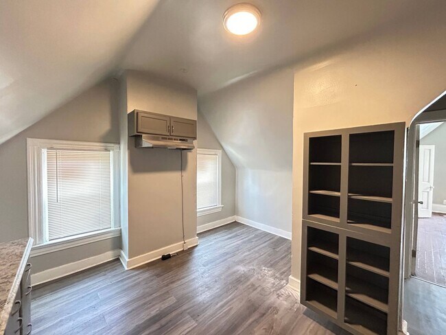 Building Photo - 3553 Bevis Ave