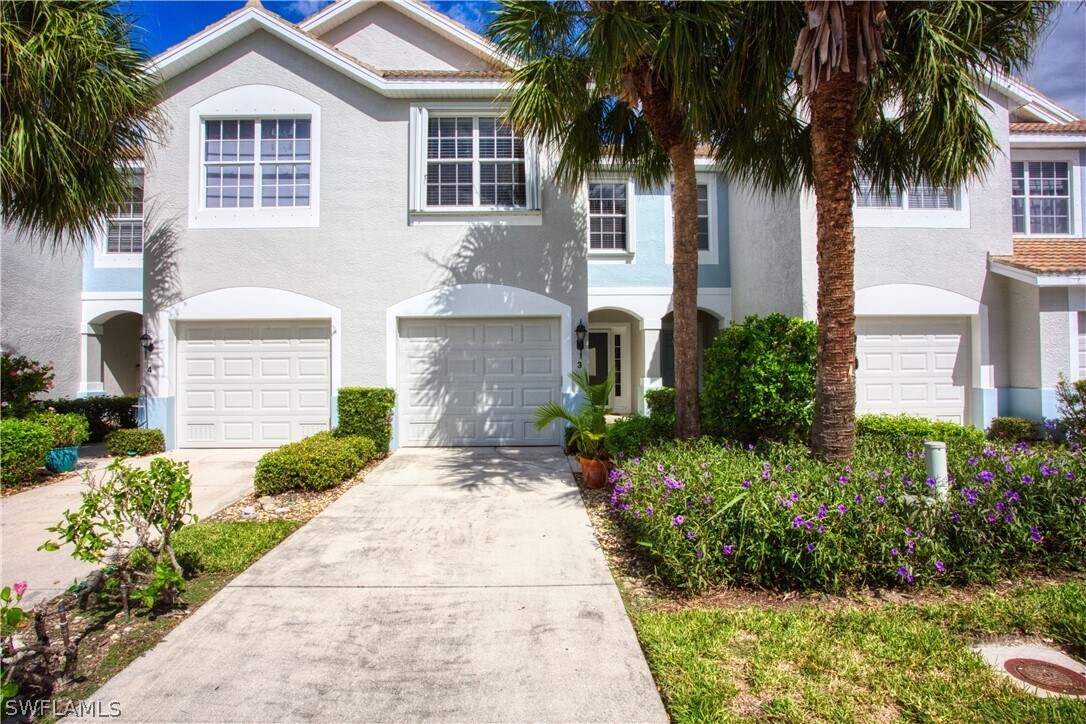 Foto principal - 8270 Village Edge Cir