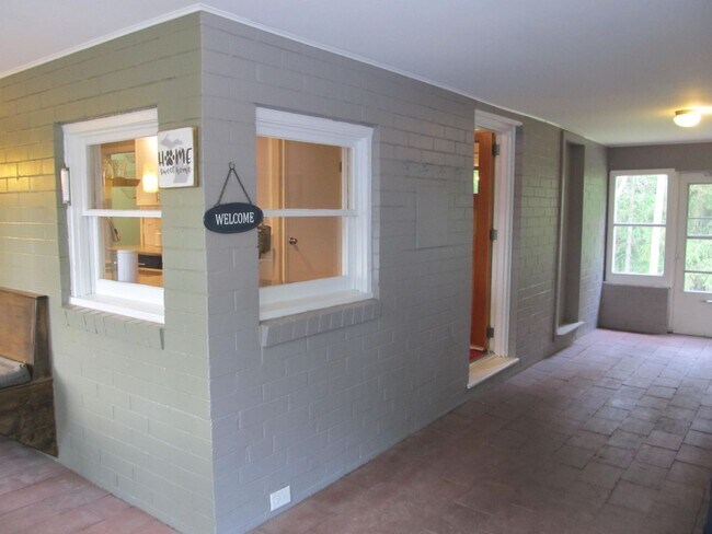 Foto del edificio - Beautiful 3 Bedroom Home in Kalamazoo