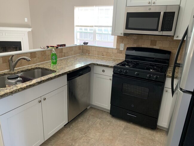 kitchen - 3707 Acorn Dr