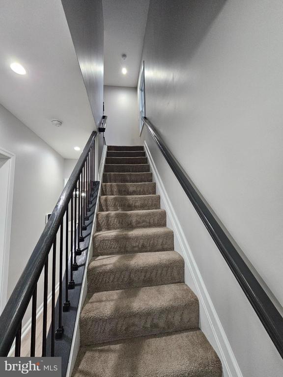 Foto del edificio - 909 45th Pl NE