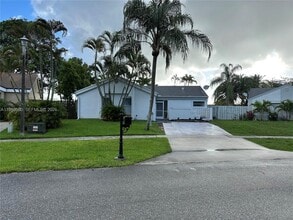 Building Photo - 9841 Ridge Creek Rd