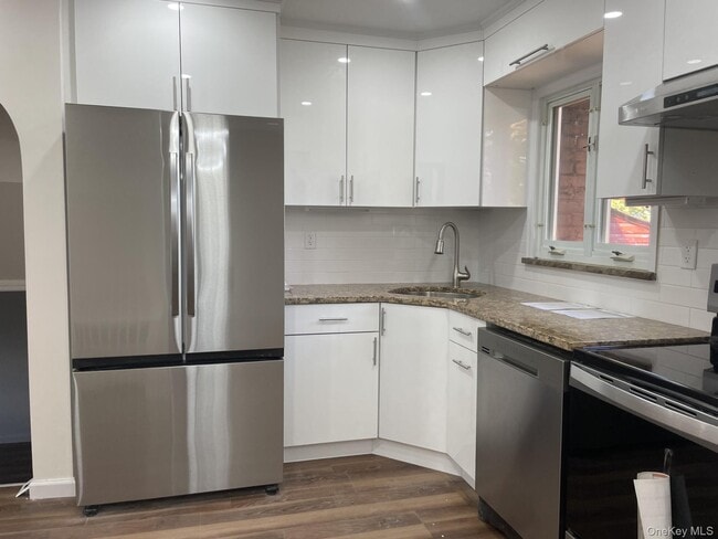 Building Photo - 7 Frederick Dr