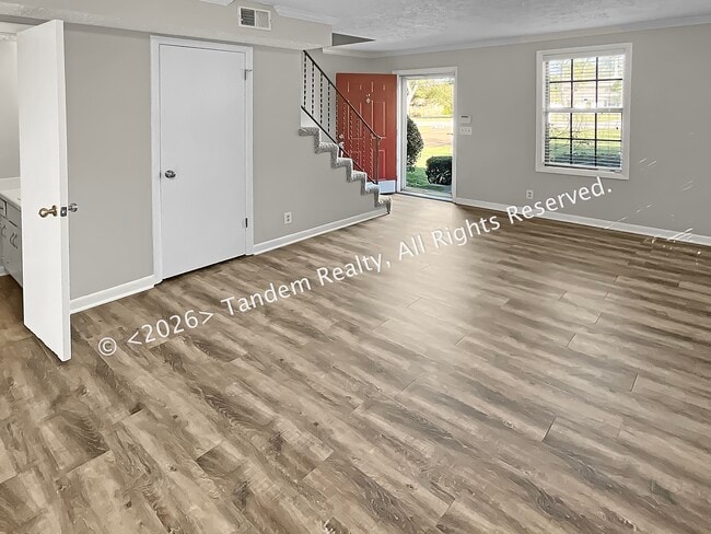 Building Photo - 2331 Kimberly Dr