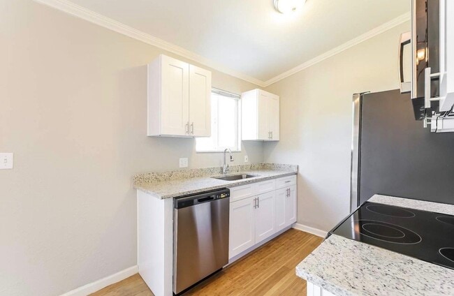 Building Photo - 10256 Briar Forest Dr