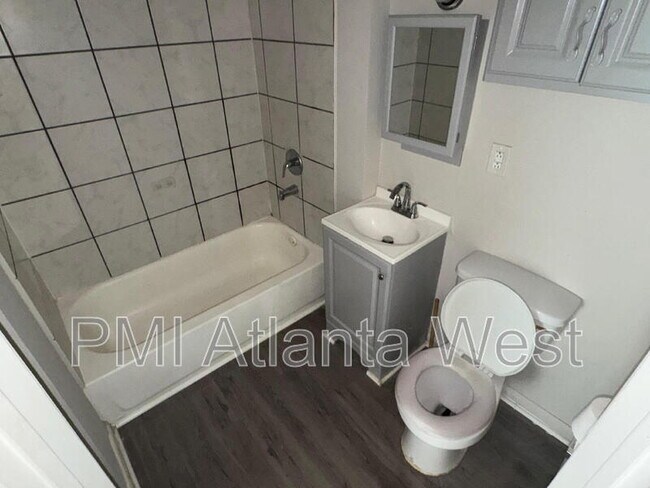 Foto del edificio - 147 Lawton St SW