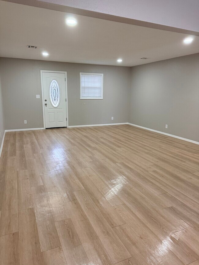 Building Photo - 2314 S 84th E Ave