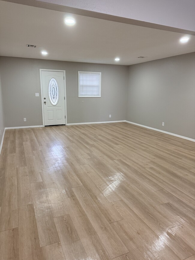 Foto del edificio - 2314 S 84th E Ave