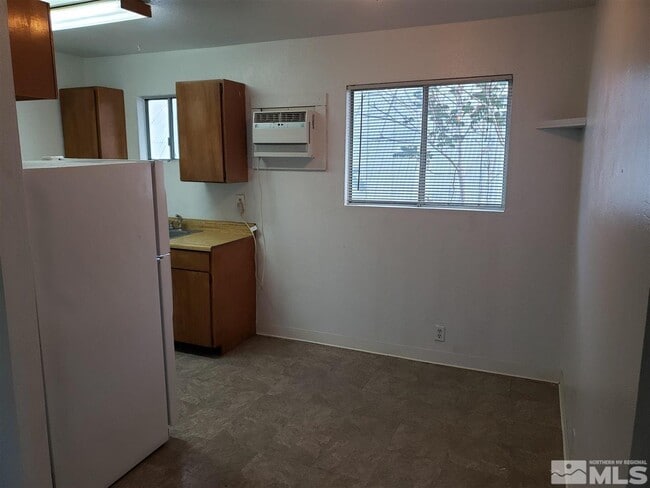 Building Photo - 640 D St