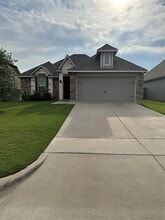 Building Photo - 3209 Samson Dr