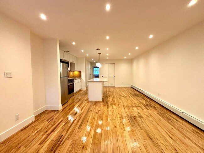 Foto del edificio - 2182 Davidson Ave