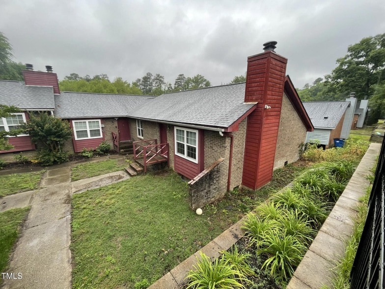 Primary Photo - 4701 Brockton Dr