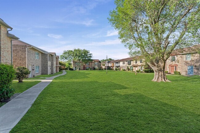Foto del edificio - 1076 Willow Oaks Cir