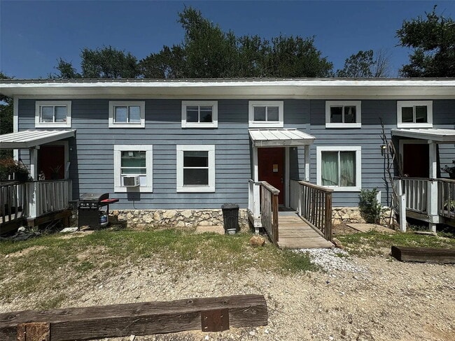 Building Photo - 1108 W McCarty Ln