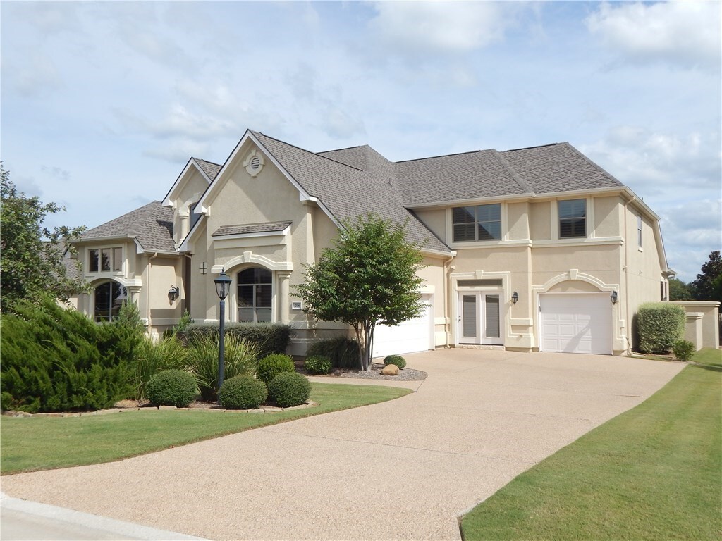 Primary Photo - 206 Varco Dr