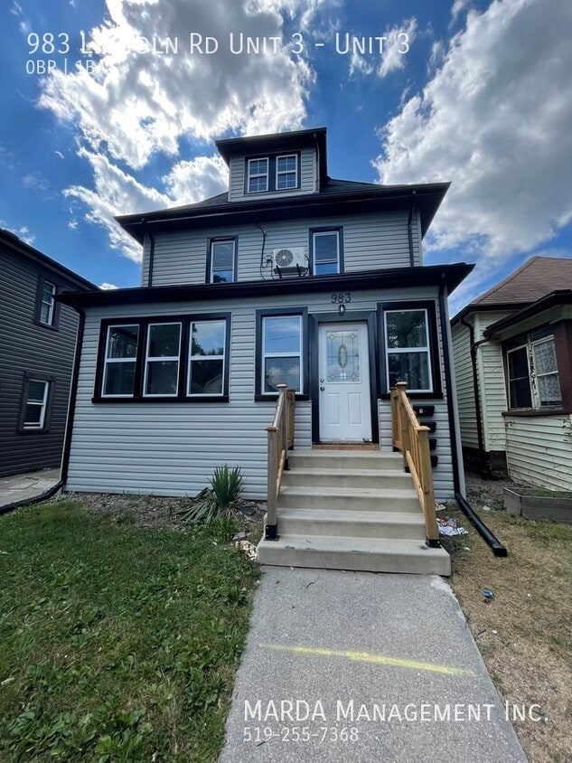 Primary Photo - BEAUTIFULLY RENOVATED BACHELOR IN WALKERVILLE + HYDRO!