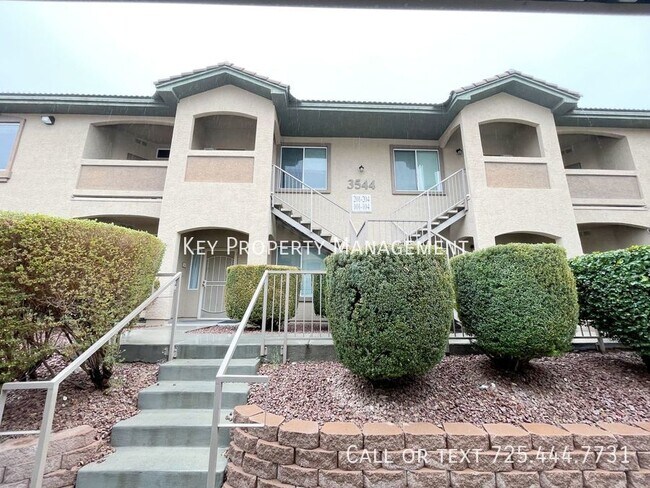 Foto del edificio - SPACIOUS 3 BEDROOM CONDO IN GATED NW COMMU...