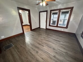 Building Photo - 412 Taylor Ave