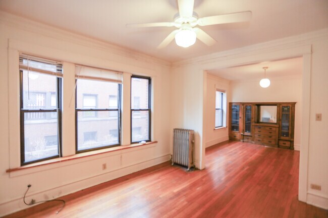 Foto del edificio - 3759 N Wayne Ave