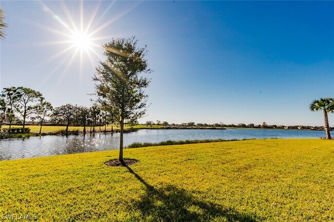 Foto del edificio - 5988 Mayflower Way