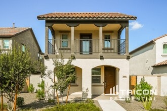 Building Photo - 4805 S Mole