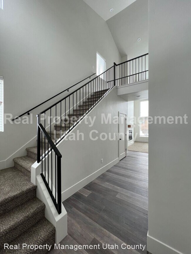 Foto del edificio - 3 br, 2.5 bath House - 162 S 250 E Unit A