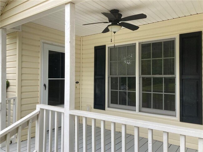 Foto del edificio - 142 Cedar Springs Ln