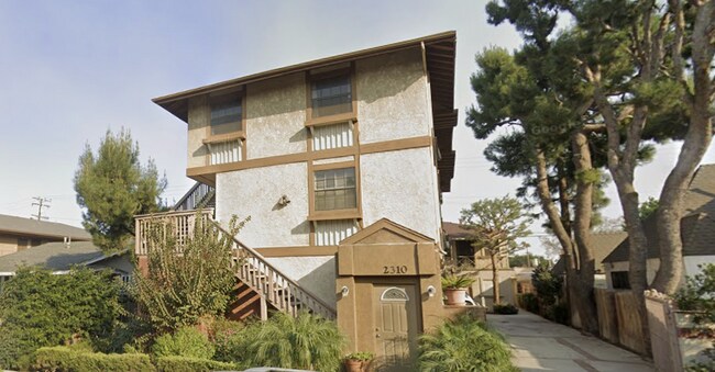 Building Photo - 2312 Cedar Ave