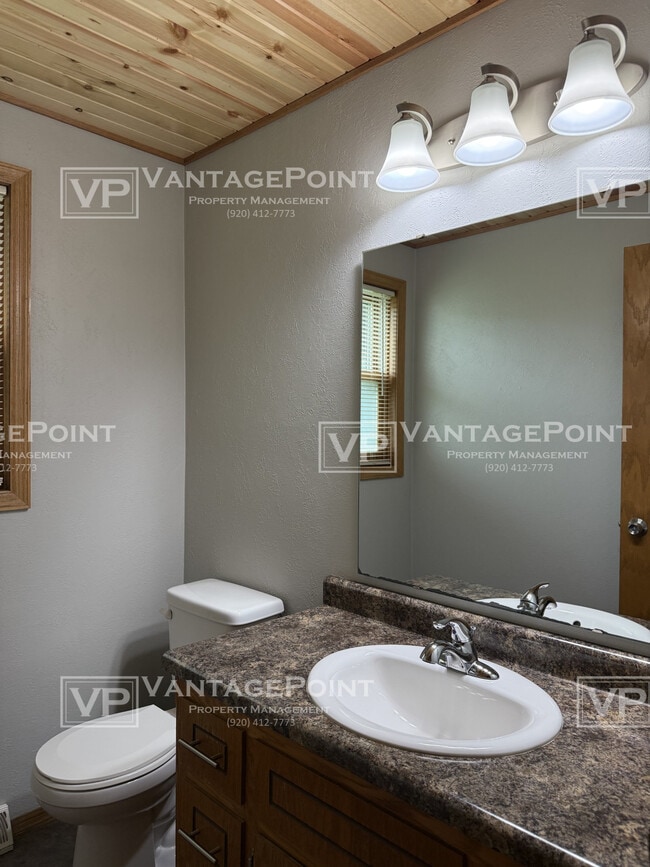 Building Photo - 3711 Blueridge Dr