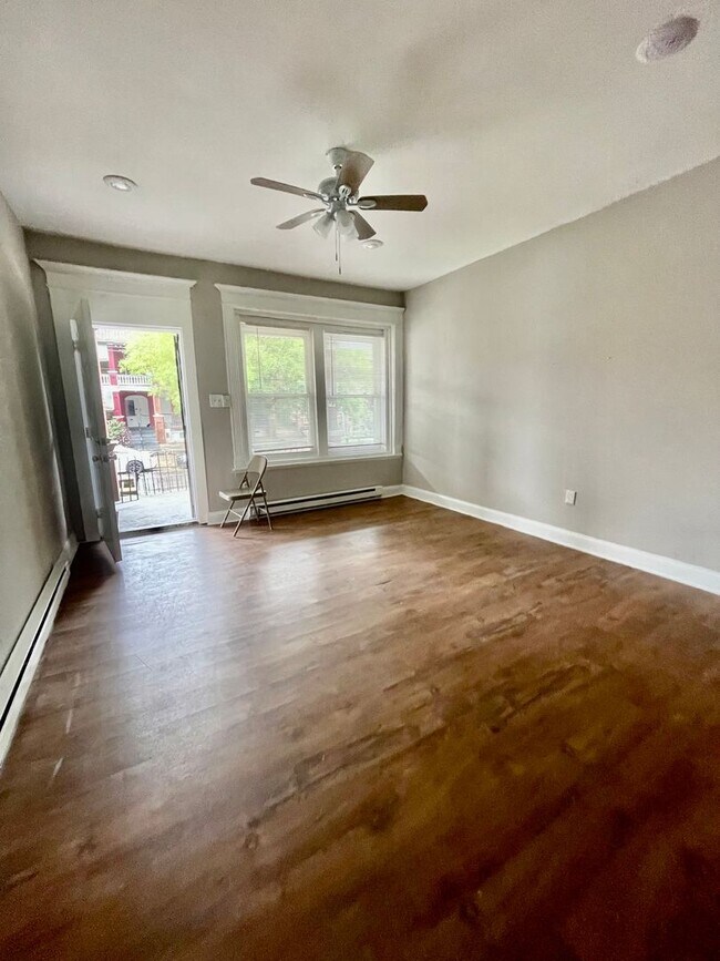 Foto del edificio - 6024 Catharine St.