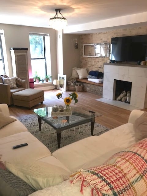 Building Photo - 2342 N Geneva Terrace