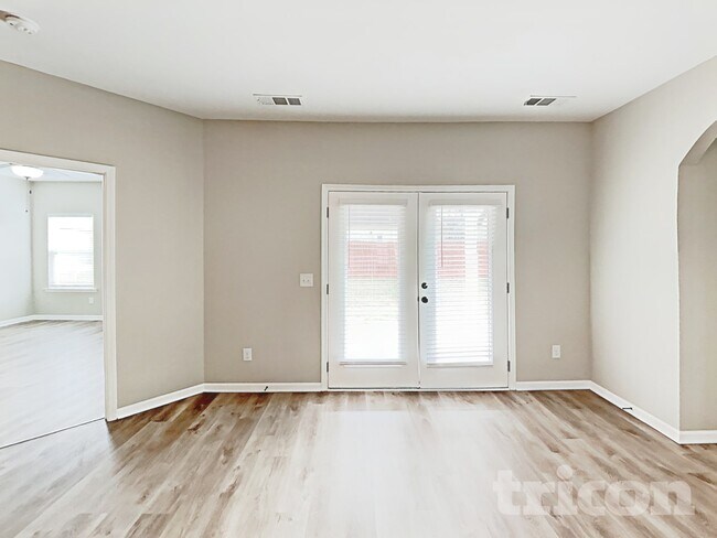 Building Photo - 820 Mesa Verde Pl