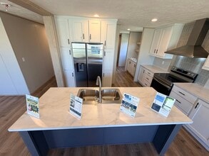 Building Photo - 2101 SW 38th St